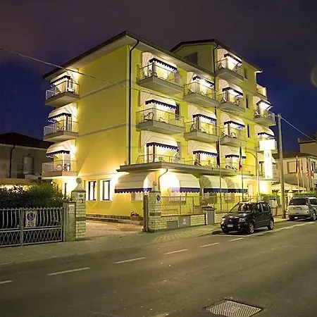 Hotel Fortunella Camaiore
